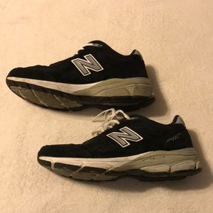 Black New Balance 990 athletic shoes. Size 11D.